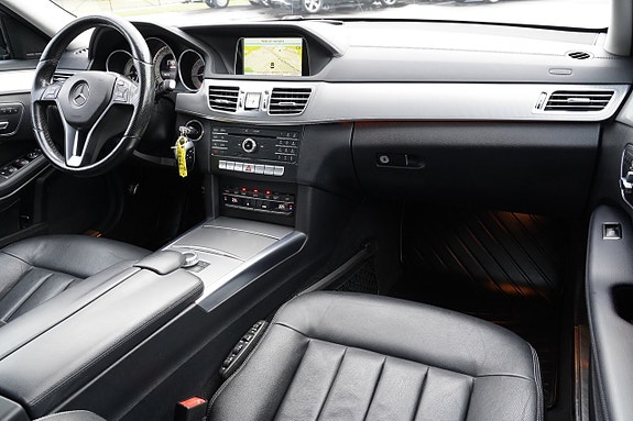 Mercedes-Benz E220 22 of 27