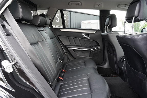 Mercedes-Benz E220 19 of 27