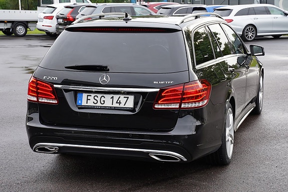 Mercedes-Benz E220 25 of 27