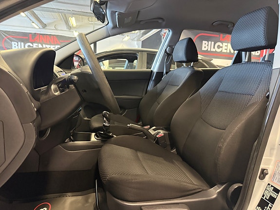 Hyundai i30 14 of 24