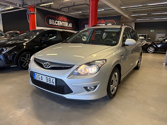 Hyundai i30 3 of 24