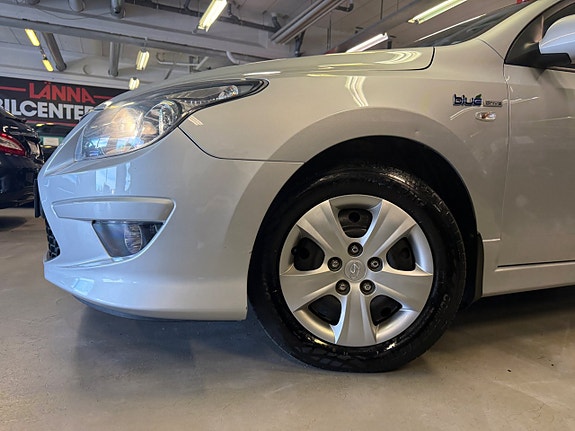 Hyundai i30 2 of 24