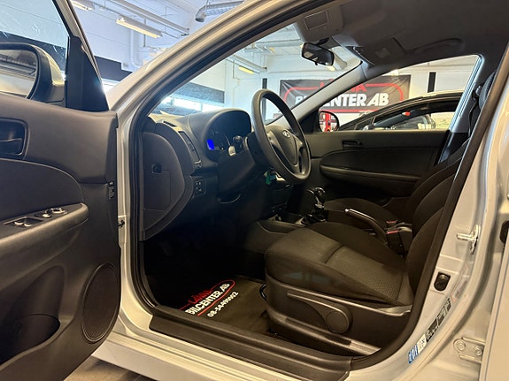 Hyundai i30 13 of 24
