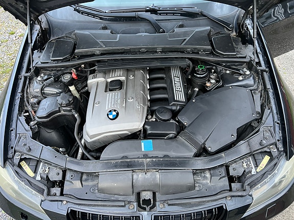 BMW 325i 7 of 7