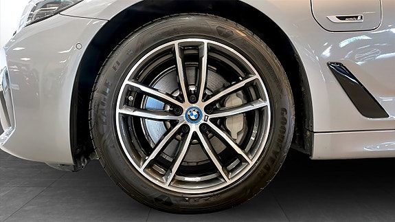 BMW 530e 9 of 11