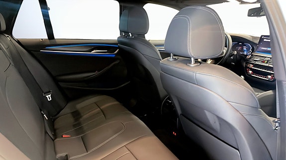 BMW 530e 5 of 11