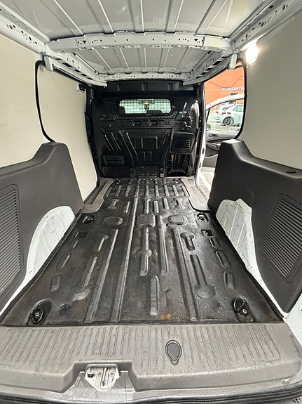 Ford Transit Connect 2 of 5