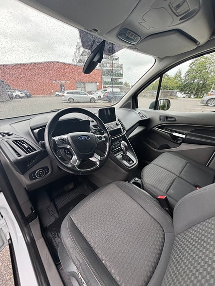 Ford Transit Connect 3 of 5