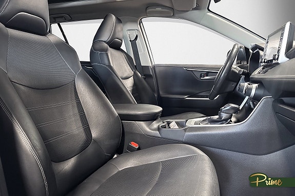 Toyota RAV4 7 of 17
