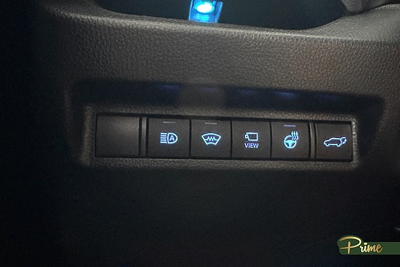 Toyota RAV4 10 of 17