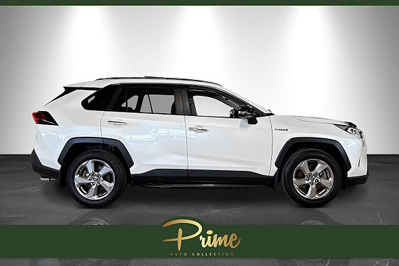 Toyota RAV4 2 of 17