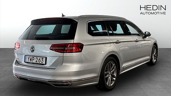 Volkswagen Passat 2 of 15