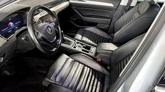 Volkswagen Passat 5 of 15