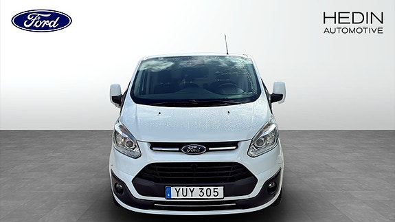 Ford Transit Custom 8 of 12