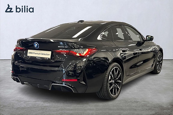 BMW i4 16 of 18