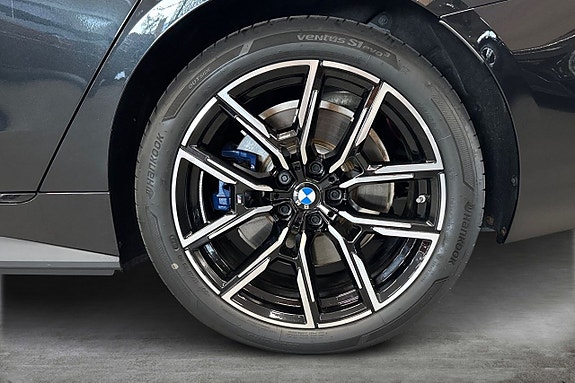 BMW i4 14 of 18