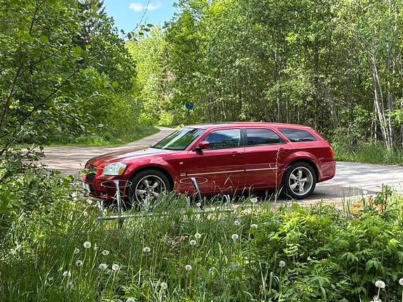 Dodge Magnum 2 of 5