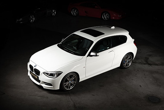 BMW M135i 3 of 28