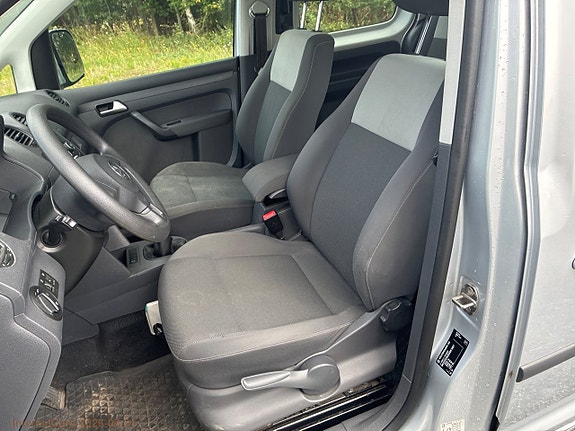 Volkswagen Caddy Maxi 14 of 30