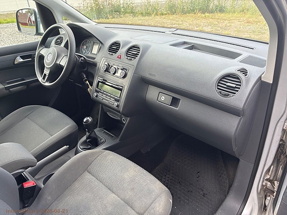 Volkswagen Caddy Maxi 13 of 30