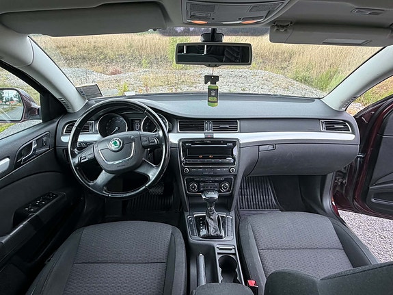 Skoda Superb 6 of 9
