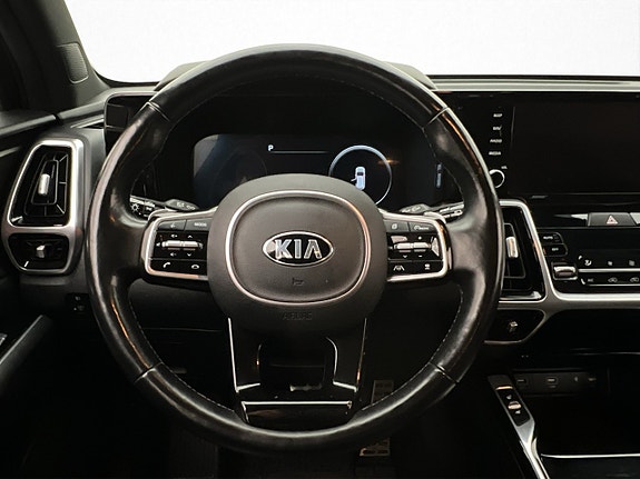 Kia Sorento 16 of 30