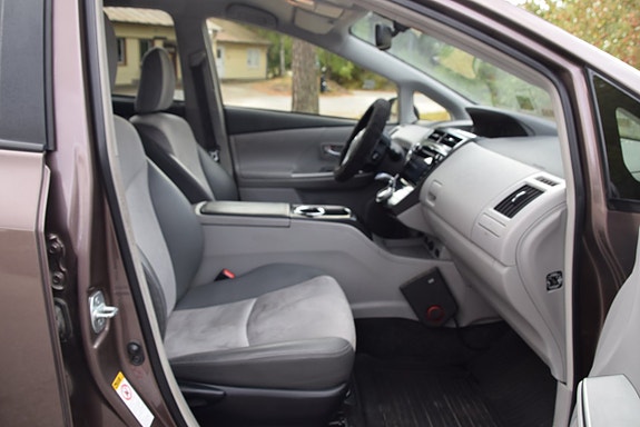 Toyota Prius+ 9 of 23