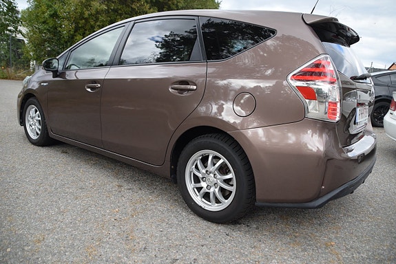 Toyota Prius+ 6 of 23