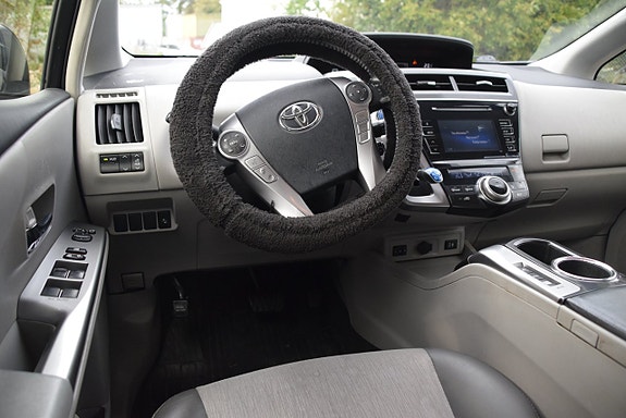 Toyota Prius+ 7 of 23