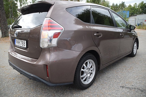 Toyota Prius+ 5 of 23