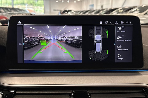 BMW 530e 13 of 17