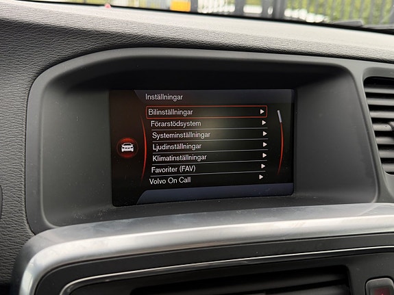 Volvo V60 22 of 27
