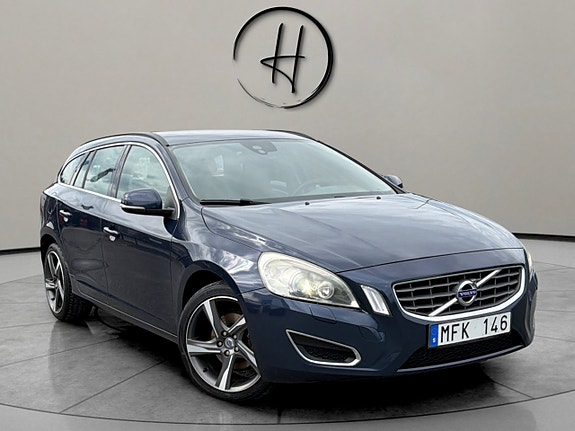 Volvo V60 2 of 27