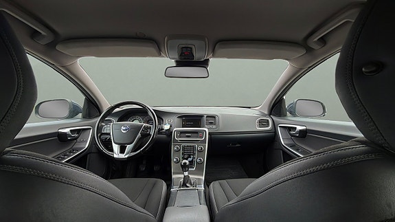 Volvo V60 10 of 27