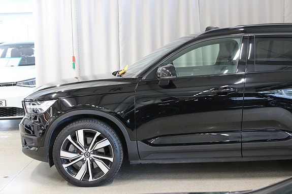 Volvo XC40 5 of 30