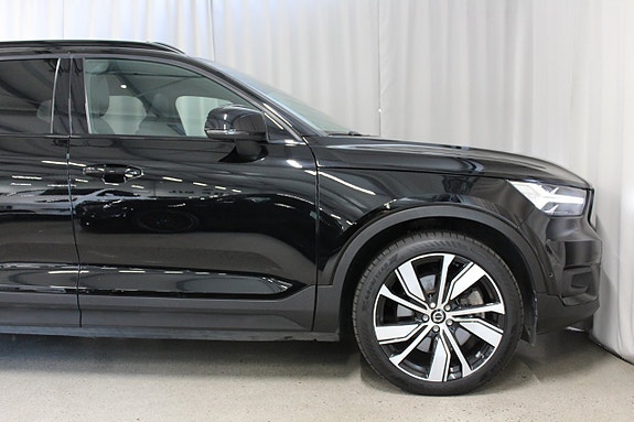 Volvo XC40 3 of 30