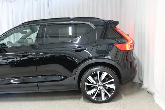 Volvo XC40 8 of 30