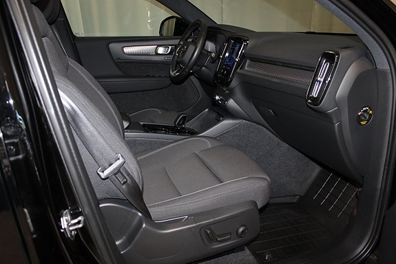 Volvo XC40 19 of 30