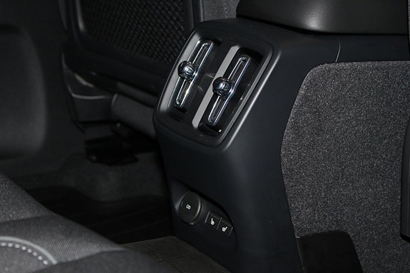 Volvo XC40 23 of 30