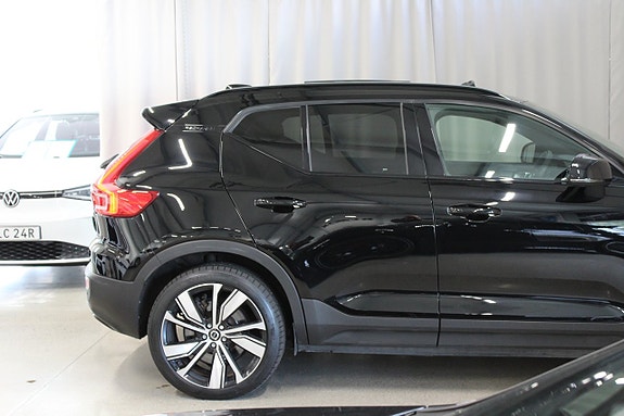 Volvo XC40 6 of 30