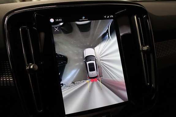 Volvo XC40 27 of 30