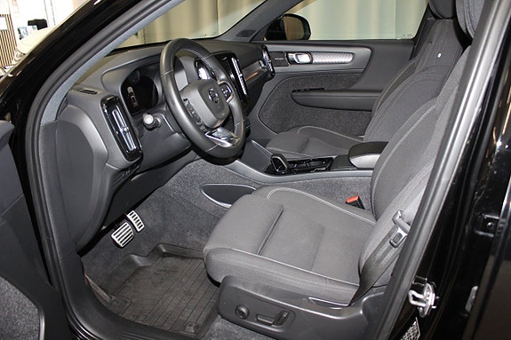 Volvo XC40 20 of 30