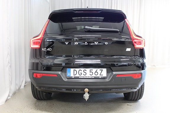 Volvo XC40 4 of 30