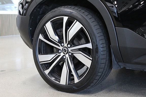 Volvo XC40 10 of 30
