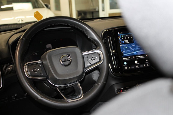 Volvo XC40 25 of 30