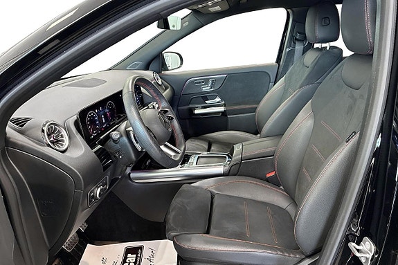 Mercedes-Benz GLA200 7 of 12