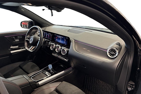 Mercedes-Benz GLA200 10 of 12