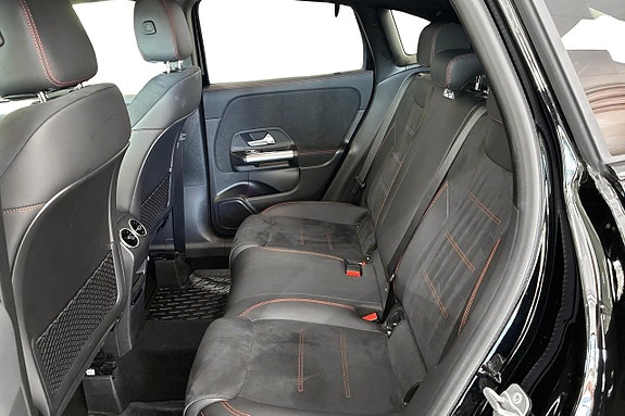 Mercedes-Benz GLA200 9 of 12
