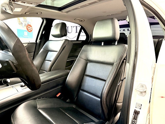 Mercedes-Benz E220 10 of 11