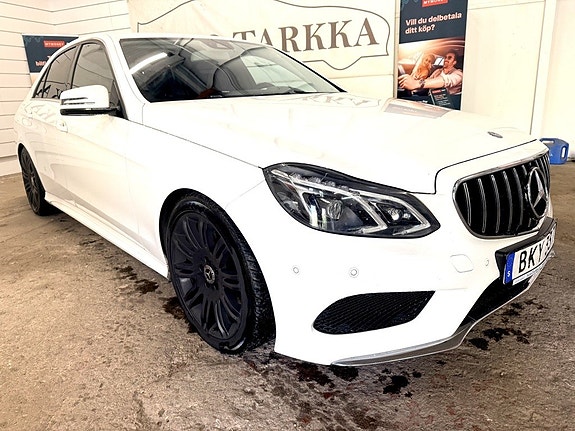 Mercedes-Benz E220 3 of 11